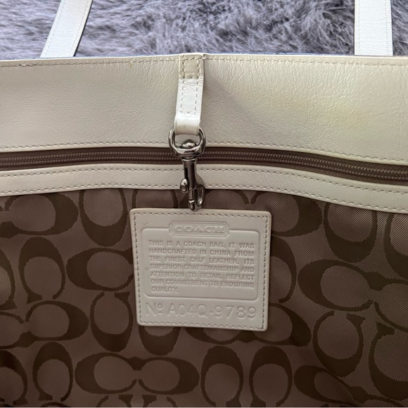 Coach -  Stylistic Vintage Black Patent Leather Bag - Picture 6 of 9